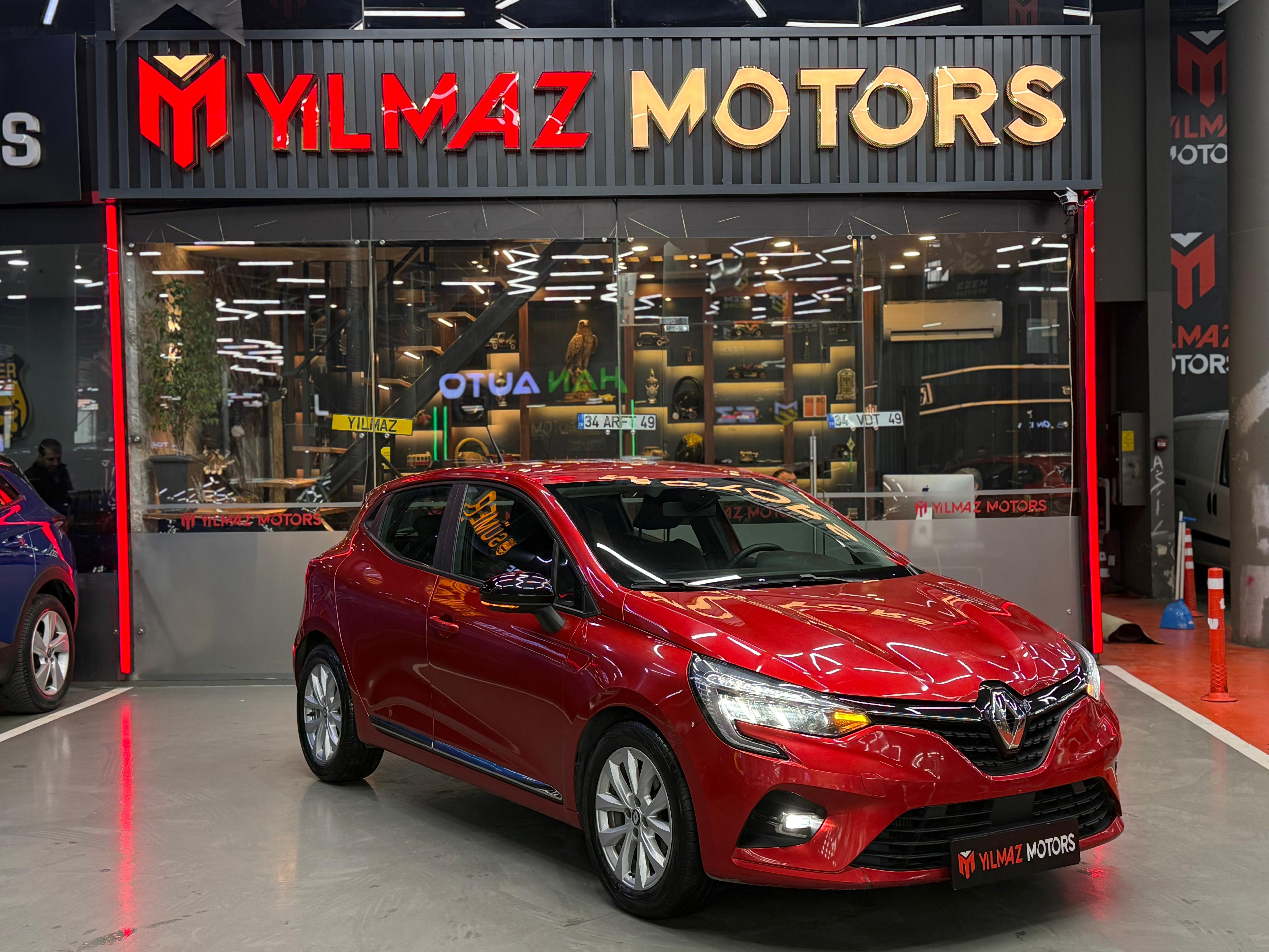 Yılmaz Motors’dan 2024 ÇIKIŞLI Clio1.0 TCe Touch HATASIZ BOYASIZ