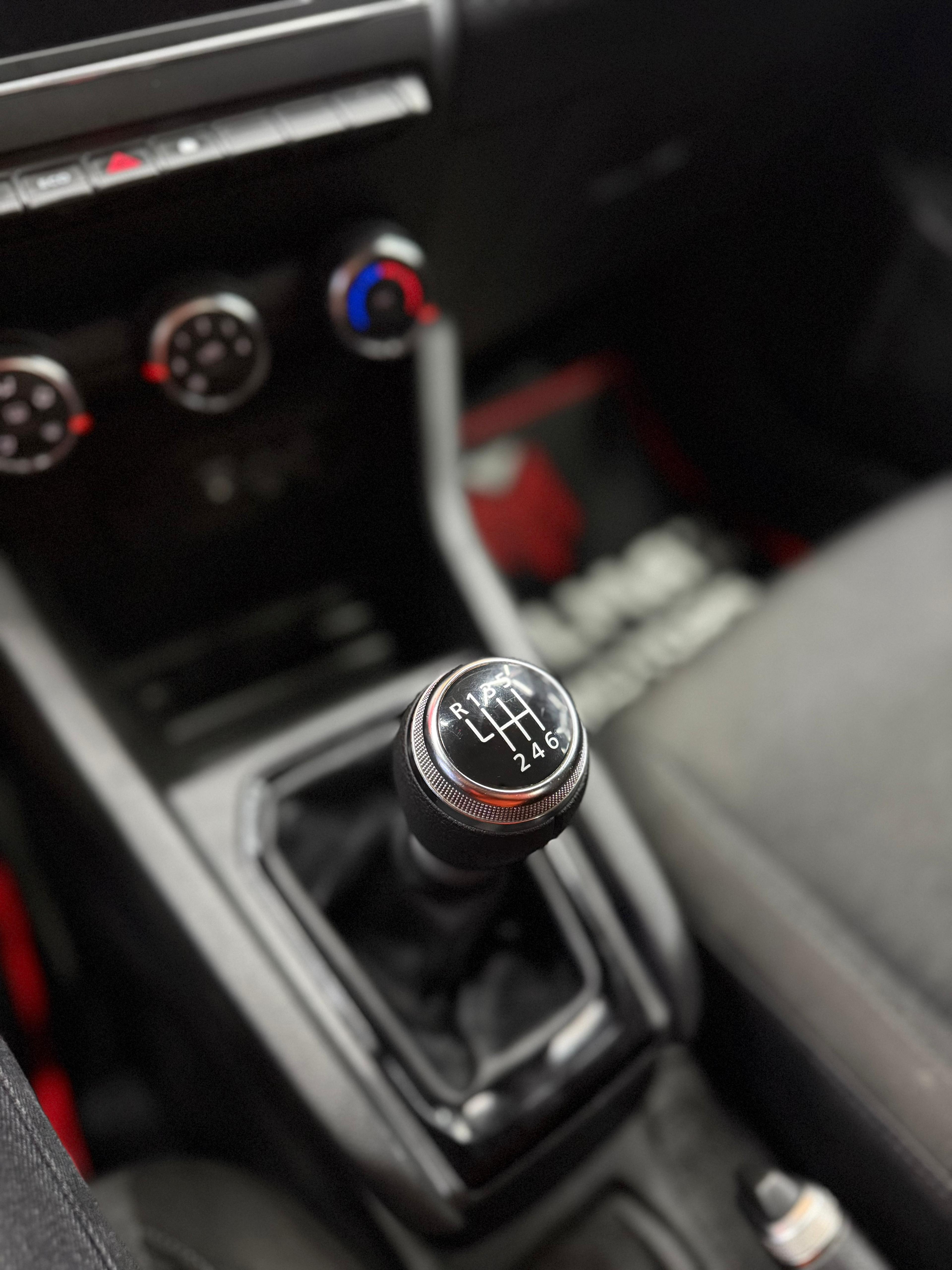 Yılmaz Motors’dan 2024 ÇIKIŞLI Clio1.0 TCe Touch HATASIZ BOYASIZ
