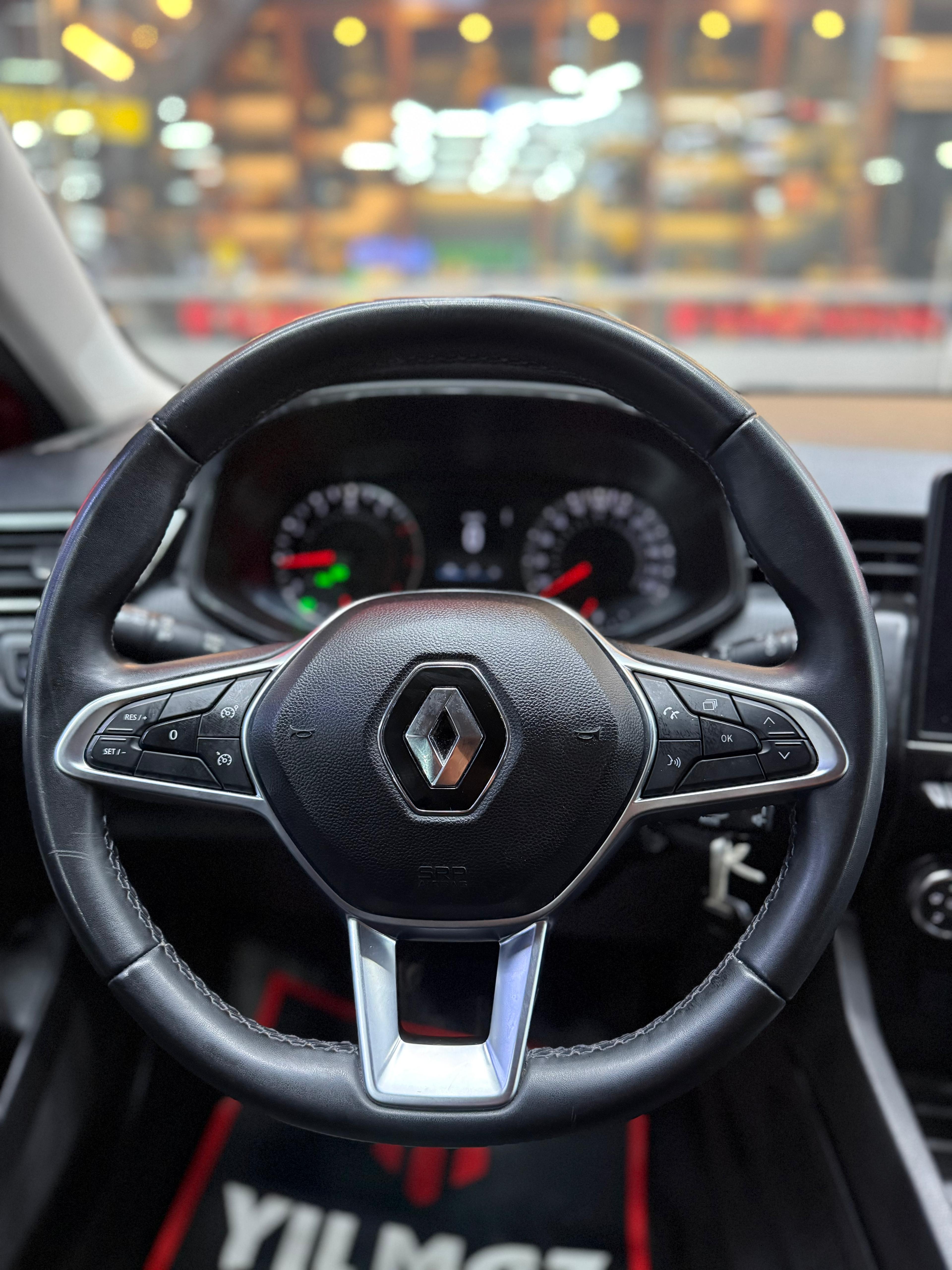 Yılmaz Motors’dan 2024 ÇIKIŞLI Clio1.0 TCe Touch HATASIZ BOYASIZ