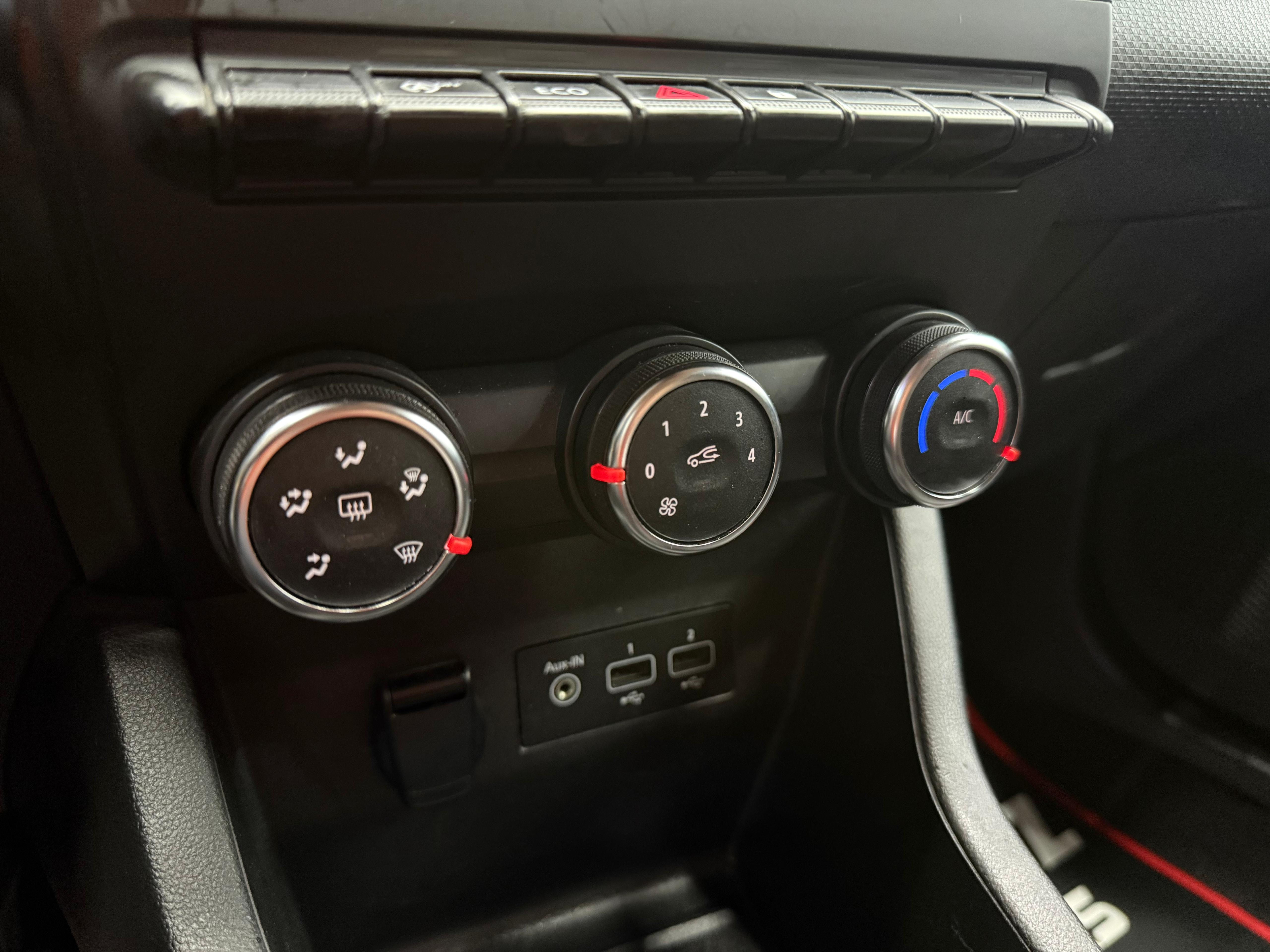 Yılmaz Motors’dan 2024 ÇIKIŞLI Clio1.0 TCe Touch HATASIZ BOYASIZ
